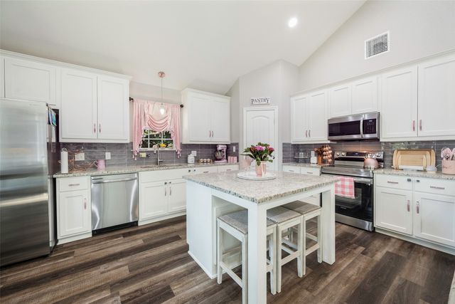 1004 San Jacinto Street, Terrell, TX 75160