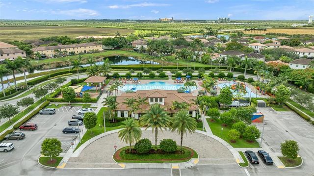 3368 SE 1st St, Homestead, FL 33033