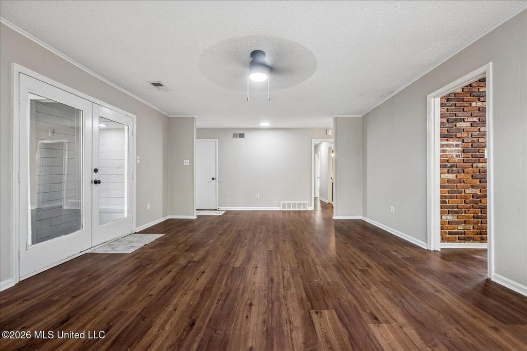 5698 Shannon Drive, Horn Lake, MS 38637 — photo 5