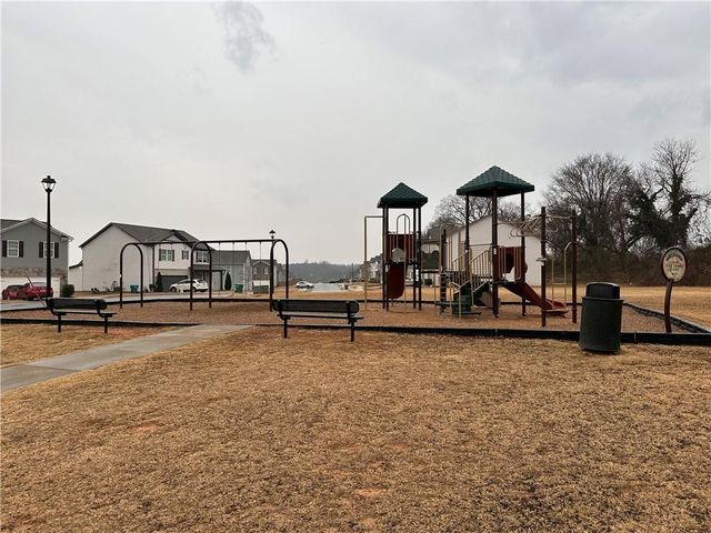 38 Walnut Grove Way, Pendergrass, GA 30567