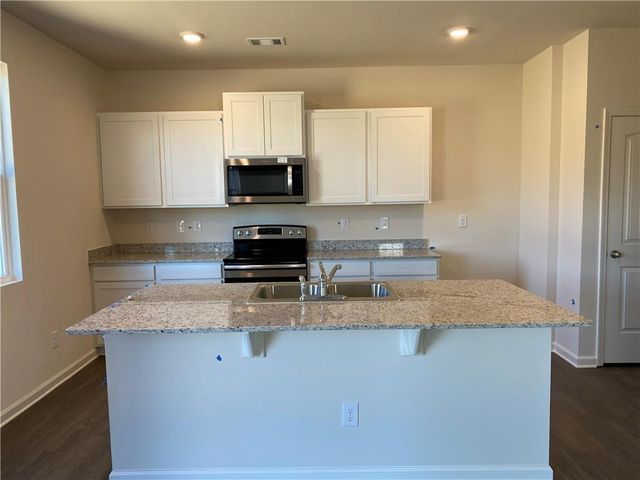 38 Walnut Grove Way, Pendergrass, GA 30567