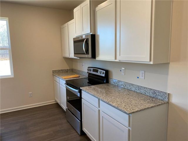 38 Walnut Grove Way, Pendergrass, GA 30567