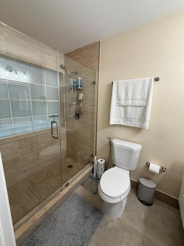 6950 NW 173rd Dr 2202, Hialeah, FL 33015
