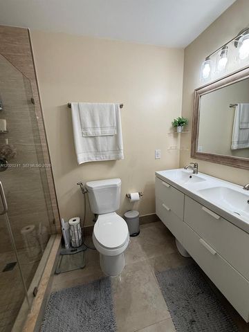 6950 NW 173rd Dr 2202, Hialeah, FL 33015