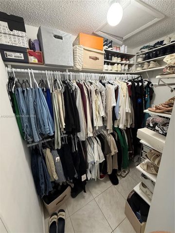 6950 NW 173rd Dr 2202, Hialeah, FL 33015