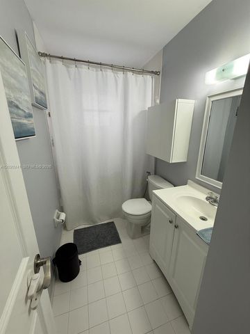 6950 NW 173rd Dr 2202, Hialeah, FL 33015