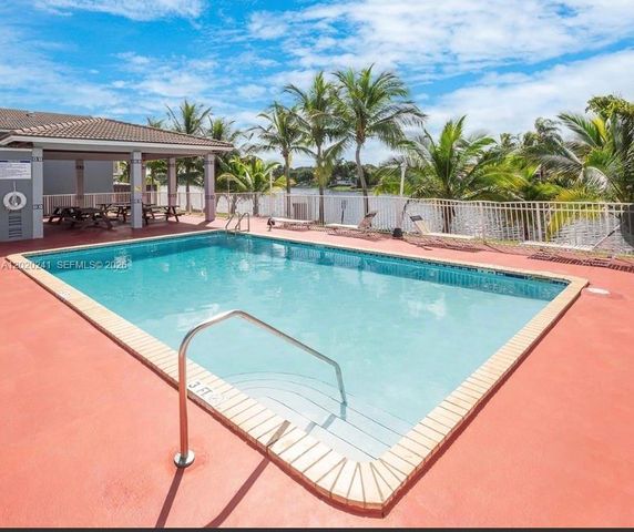 6950 NW 173rd Dr 2202, Hialeah, FL 33015