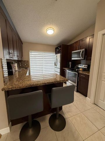 6950 NW 173rd Dr 2202, Hialeah, FL 33015