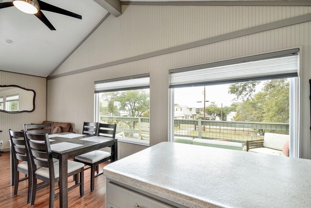 2591 Lakeshore DR, Canyon Lake, TX 78133