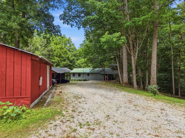 2543 S Bunker Hill Rd, Sparta, TN 38583
