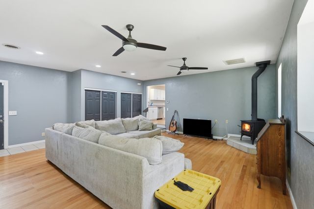 2543 S Bunker Hill Rd, Sparta, TN 38583