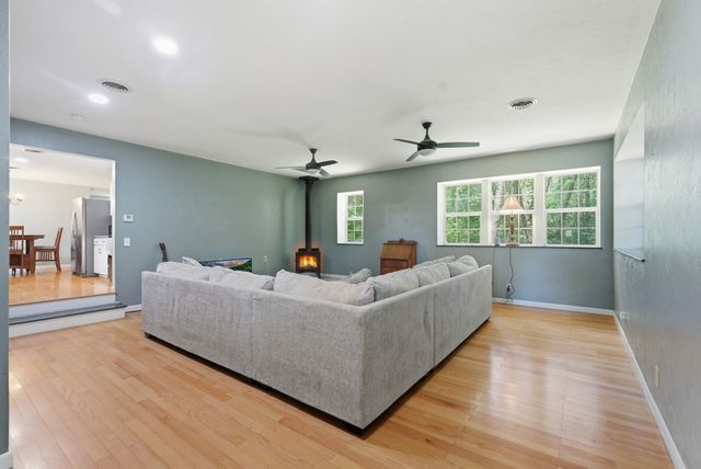 2543 S Bunker Hill Rd, Sparta, TN 38583