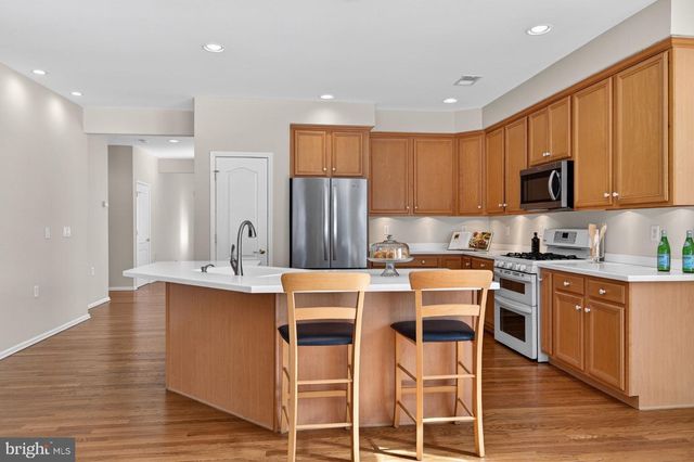 21 GLOBEFLOWER LN, Princeton Junction, NJ 08550