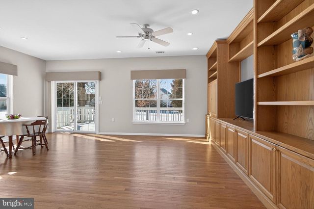 21 GLOBEFLOWER LN, Princeton Junction, NJ 08550