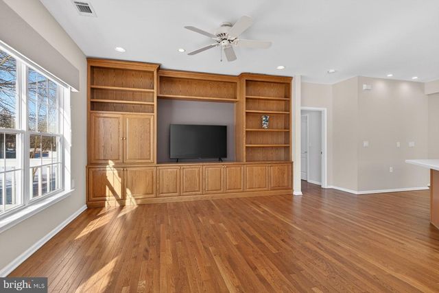 21 GLOBEFLOWER LN, Princeton Junction, NJ 08550