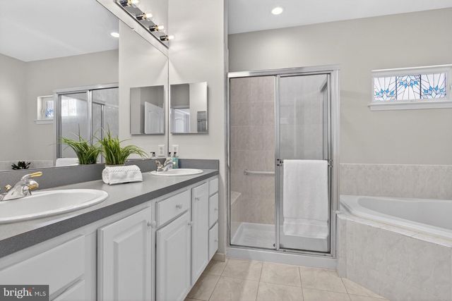 21 GLOBEFLOWER LN, Princeton Junction, NJ 08550