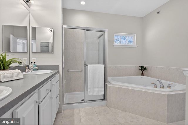 21 GLOBEFLOWER LN, Princeton Junction, NJ 08550