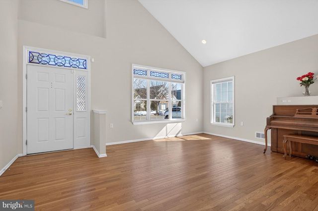 21 GLOBEFLOWER LN, Princeton Junction, NJ 08550