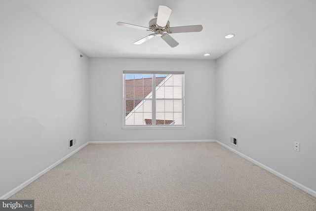 21 GLOBEFLOWER LN, Princeton Junction, NJ 08550