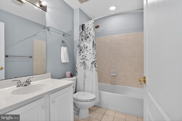 21 GLOBEFLOWER LN, Princeton Junction, NJ 08550