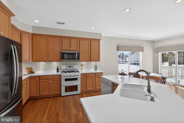 21 GLOBEFLOWER LN, Princeton Junction, NJ 08550