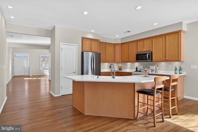 21 GLOBEFLOWER LN, Princeton Junction, NJ 08550