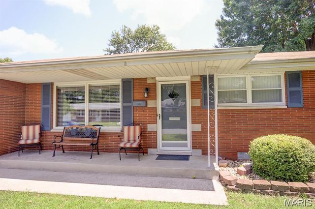 425 Sanders Street, Bethalto, IL 62010