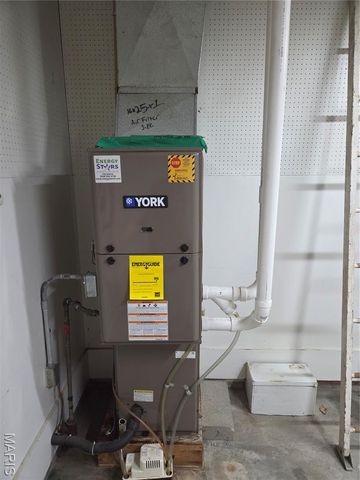 425 Sanders Street, Bethalto, IL 62010