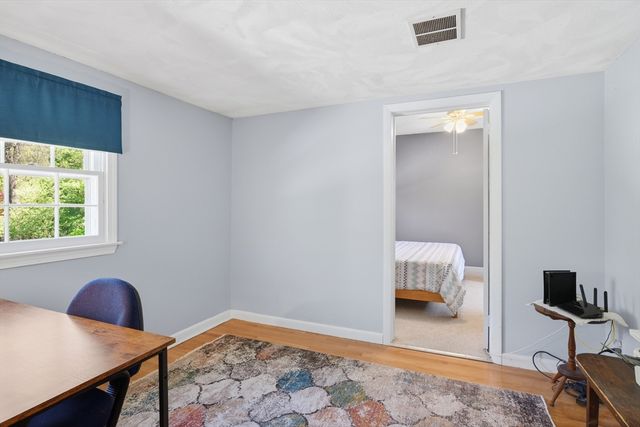 20 Arbor Ln, Wilbraham, MA 01095