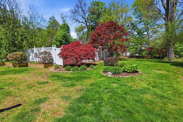 20 Arbor Ln, Wilbraham, MA 01095