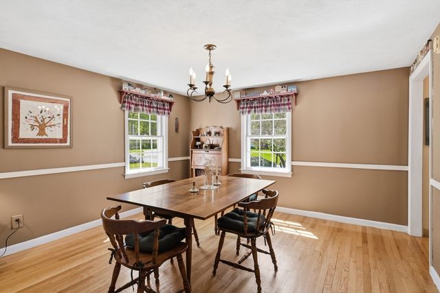 20 Arbor Ln, Wilbraham, MA 01095