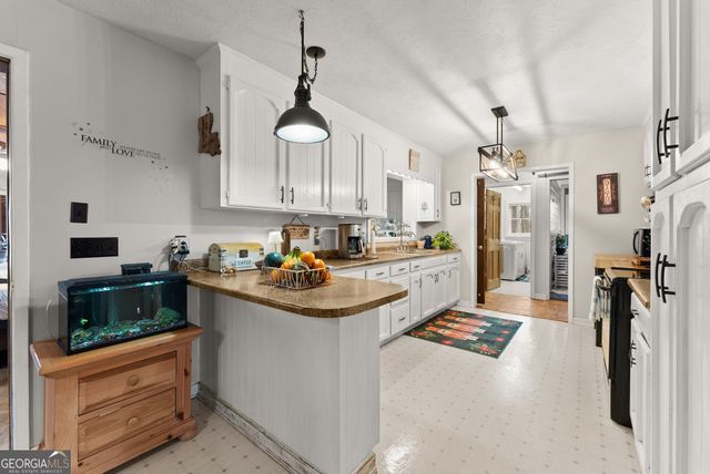 132 Chattahoochee Acres Drive, Cleveland, GA 30528