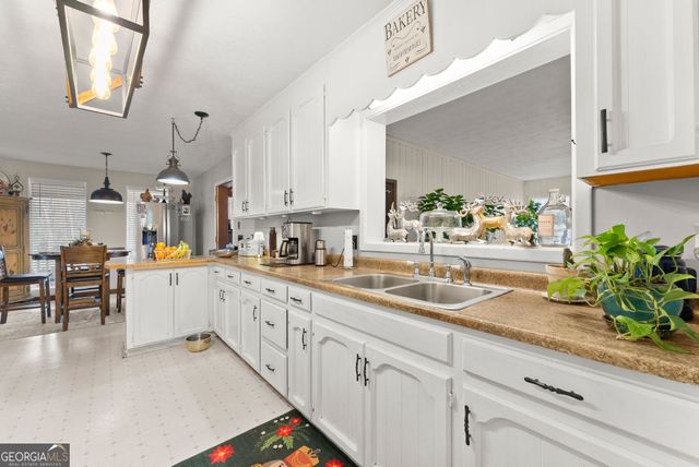 132 Chattahoochee Acres Drive, Cleveland, GA 30528