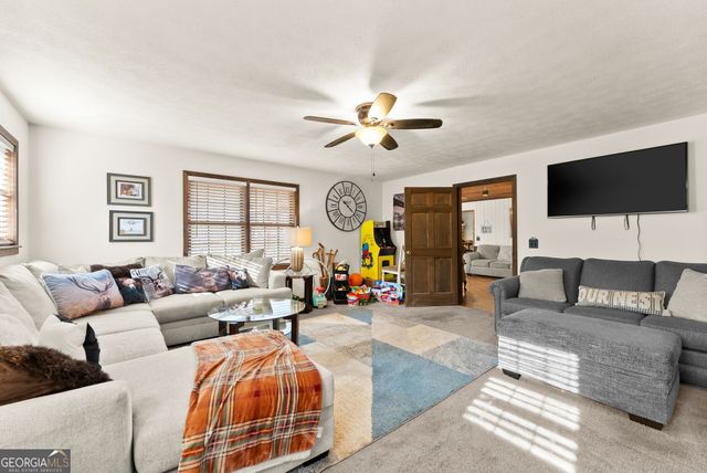 132 Chattahoochee Acres Drive, Cleveland, GA 30528