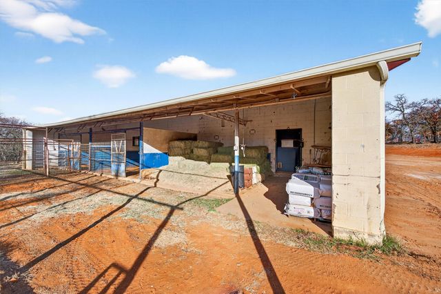 7154 E Fm 922, Valley View, TX 76272