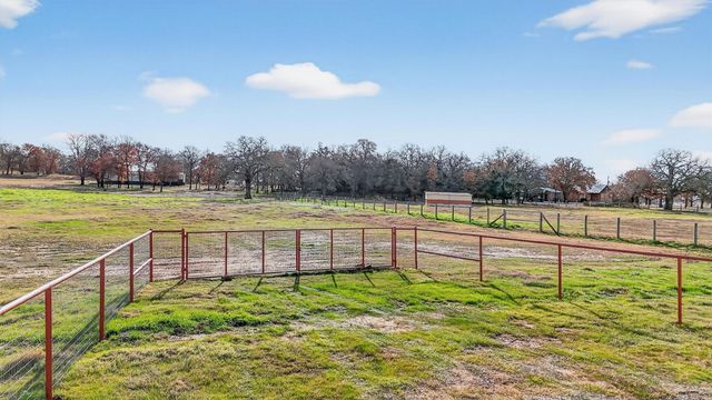 7154 E Fm 922, Valley View, TX 76272