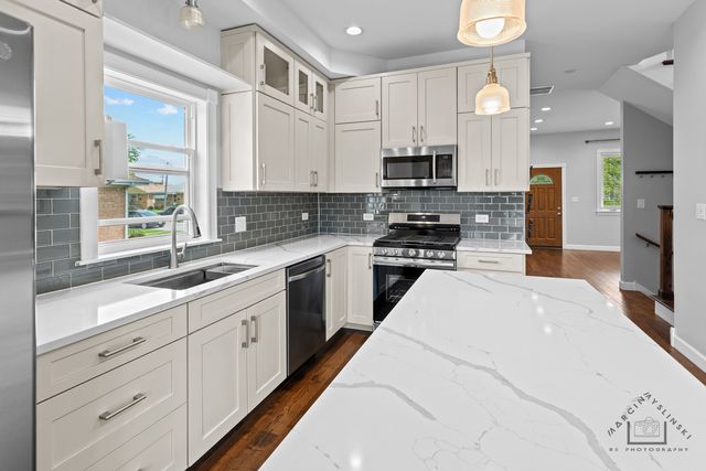 4708 N Odell Avenue, Harwood Heights, IL 60706