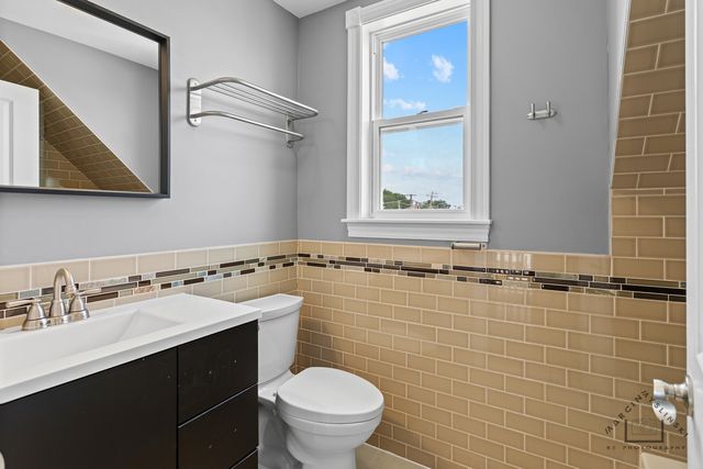 4708 N Odell Avenue, Harwood Heights, IL 60706
