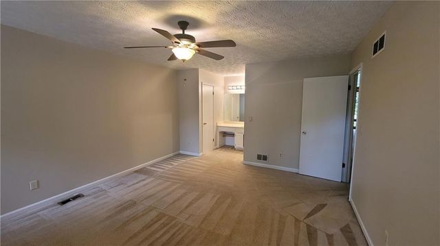 4621 Kings Crossing NE Drive, Kennesaw, GA 30144