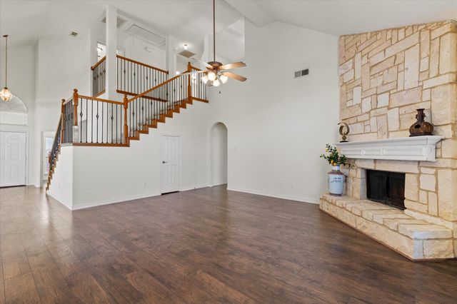 11712 Pheasant Creek Drive, Fort Worth, TX 76244