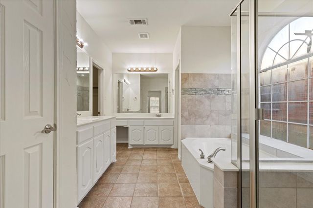 11712 Pheasant Creek Drive, Fort Worth, TX 76244