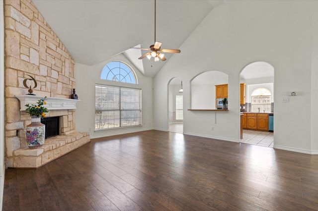 11712 Pheasant Creek Drive, Fort Worth, TX 76244