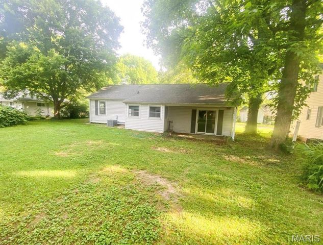 608 E South Street, Greenville, IL 62246