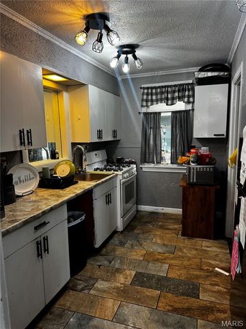 608 E South Street, Greenville, IL 62246