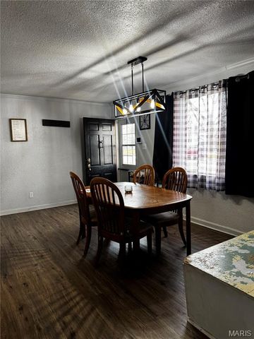 608 E South Street, Greenville, IL 62246