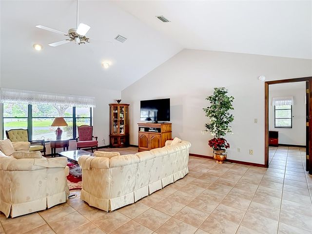 2 JUNGLEPLUM COURT W, Homosassa, FL 34446