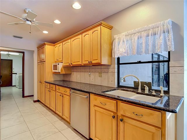 2 JUNGLEPLUM COURT W, Homosassa, FL 34446