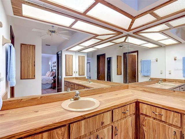 2 JUNGLEPLUM COURT W, Homosassa, FL 34446