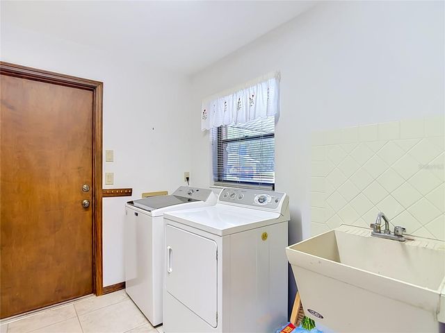 2 JUNGLEPLUM COURT W, Homosassa, FL 34446