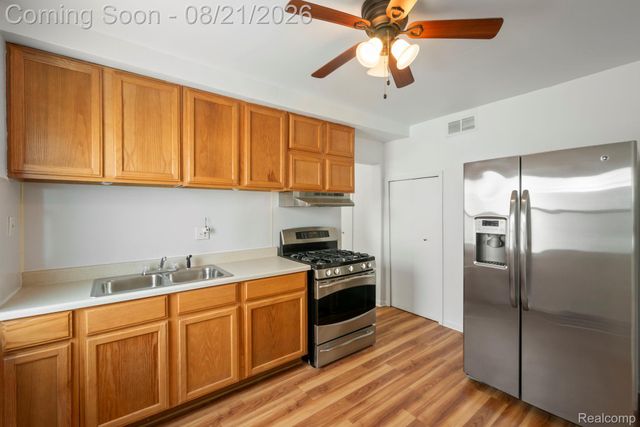 630 White Avenue, Lincoln Park, MI 48146